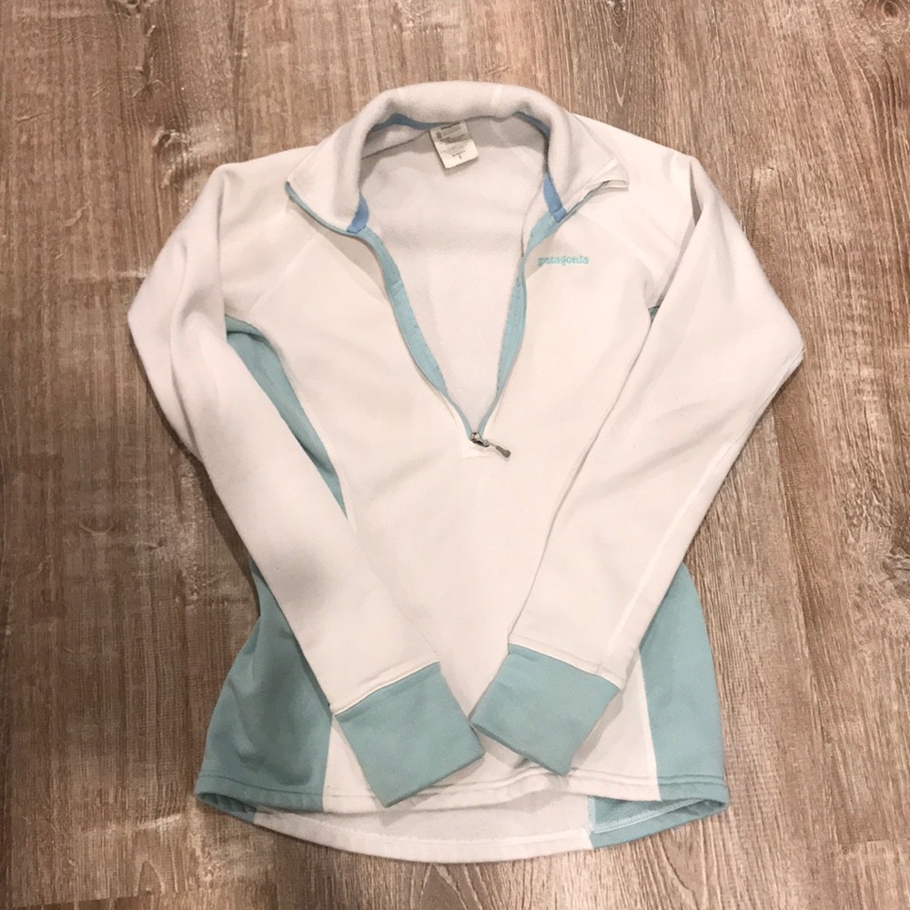 Patagonia sweatshirt with 3/4 zipper